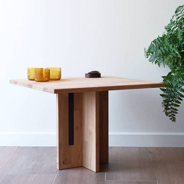 salontafel met houten tafelblad